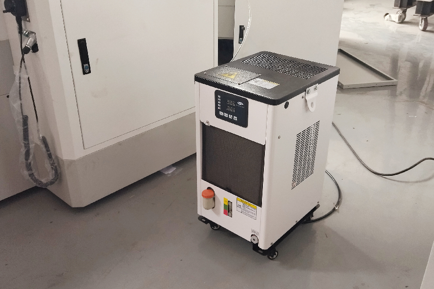 陶瓷精雕機(jī)油冷機(jī)